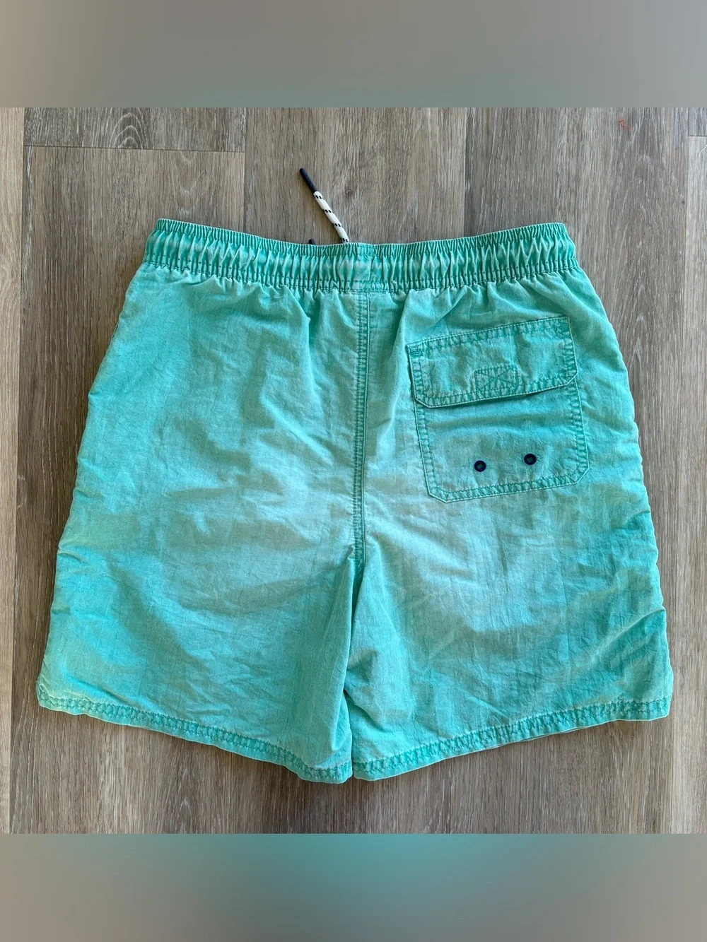Boys Vineyard Vines Island Swim Trunks turquoise with Pink Logo Patch